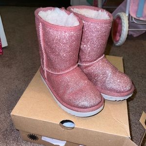 Girls glitter Uggs